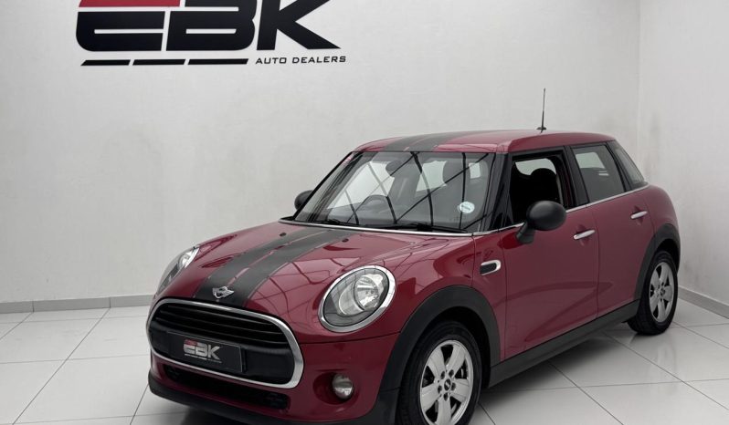 
								MINI Hatch 5-Door Cooper full									