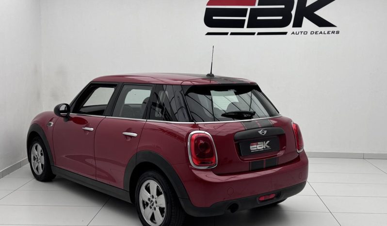 
								MINI Hatch 5-Door Cooper full									