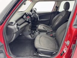 
										MINI Hatch 5-Door Cooper full									