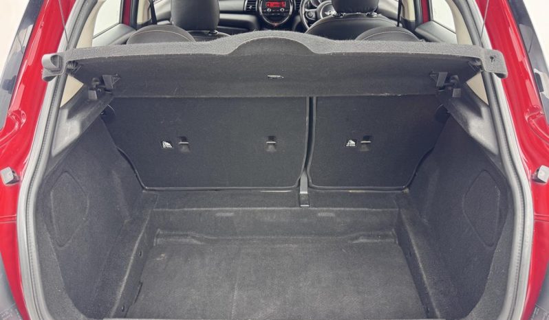 
								MINI Hatch 5-Door Cooper full									