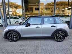 
										MINI Hatch 5-Door Cooper S full									