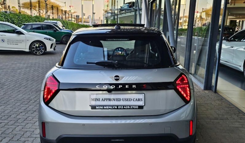 
								MINI Hatch 5-Door Cooper S full									