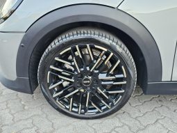 
										MINI Hatch 5-Door Cooper S full									