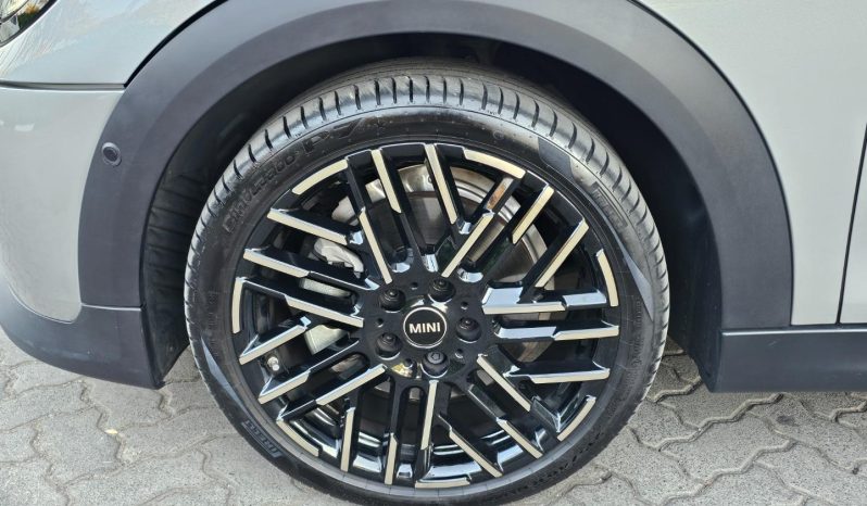 
								MINI Hatch 5-Door Cooper S full									