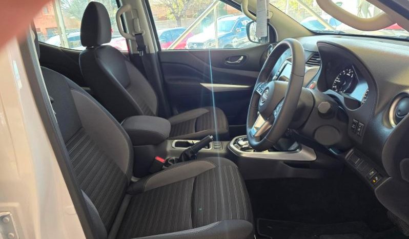 
								Nissan Navara 2.5D Le D Cab 4X4 At full									