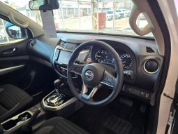 
										Nissan Navara 2.5D Le D Cab 4X4 At full									