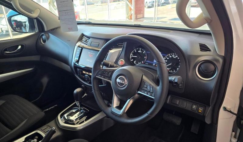 
								Nissan Navara 2.5D Le D Cab 4X4 At full									