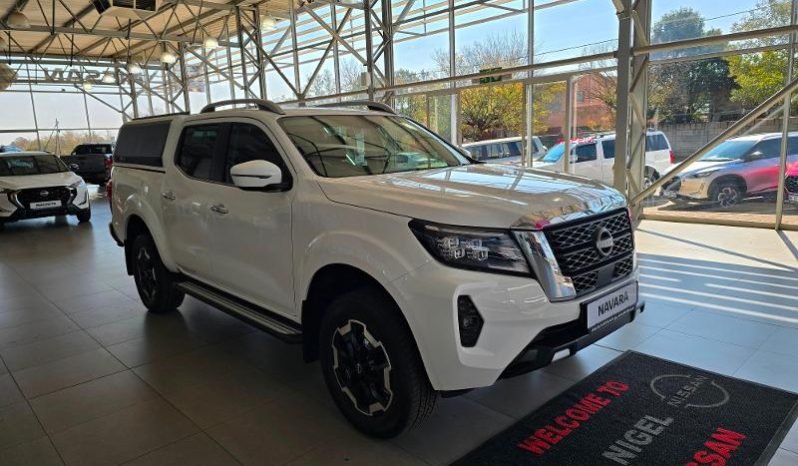 
								Nissan Navara 2.5D Le D Cab 4X4 At full									