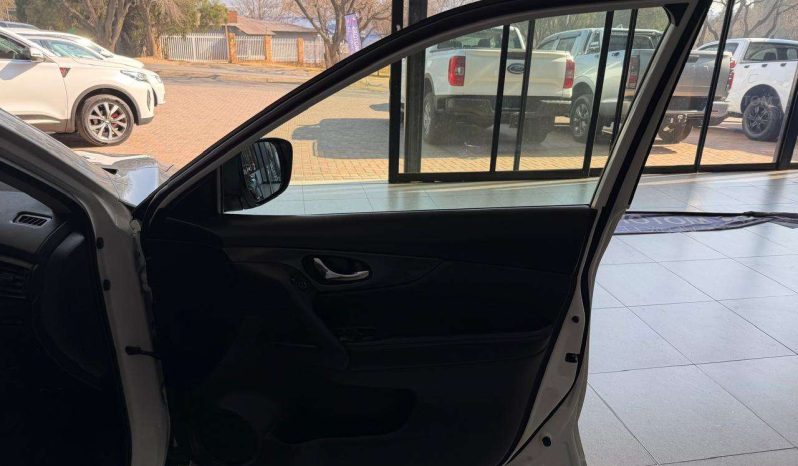 
								Nissan X TRAIL X TRAIL 2.5 ACENTA 4X4 CVT full									
