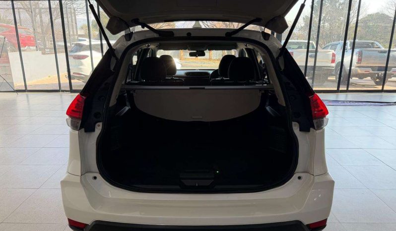 
								Nissan X TRAIL X TRAIL 2.5 ACENTA 4X4 CVT full									