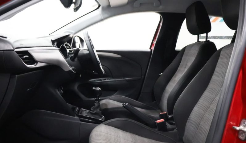 
								Opel Corsa 1.2T Edition full									