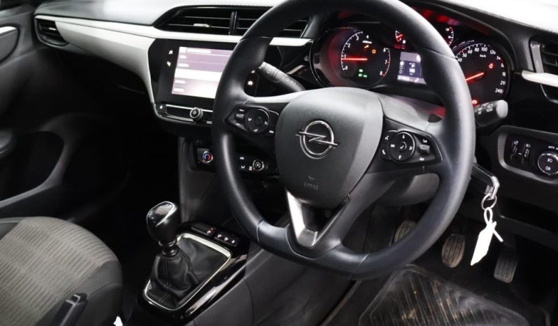 
								Opel Corsa 1.2T Edition full									