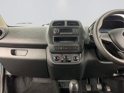 
										Renault Kwid 1.0 Evolution full									