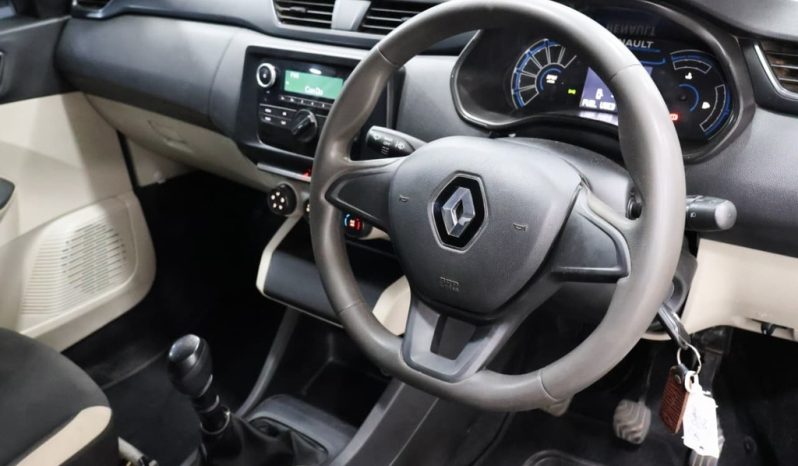 
								Renault Triber 1.0 Life full									
