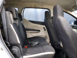 
										Renault Triber 1.0 Life full									