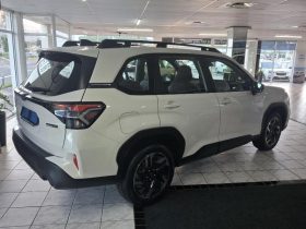 Subaru Forester 2.5 Touring CVT