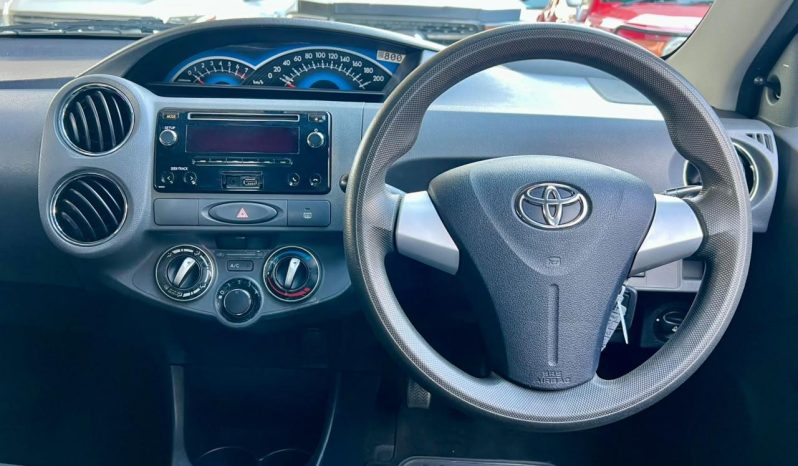 
								Toyota Etios 1.5 Xs 5-Door full									