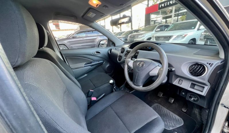 
								Toyota Etios 1.5 Xs 5-Door full									