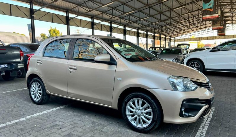 
								Toyota Etios 1.5 Xs 5-Door full									