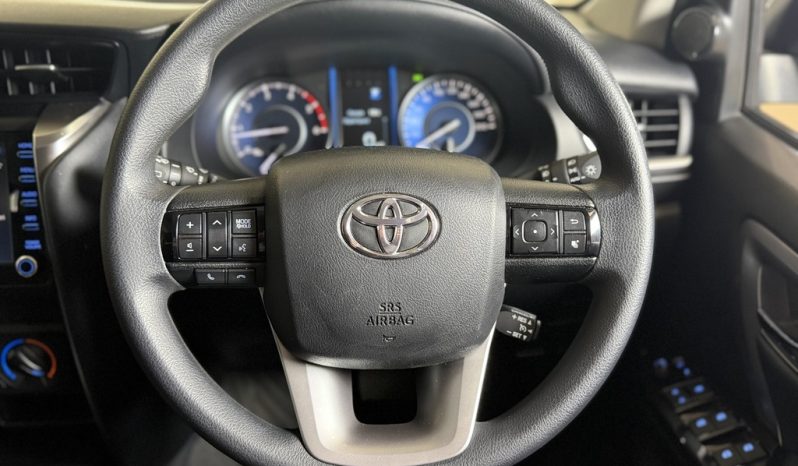 
								Toyota Fortuner 2.4 Gd-6 Rb At full									