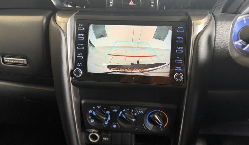 
								Toyota Fortuner 2.4 Gd-6 Rb At full									