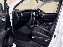 
										Toyota Fortuner 2.4 Gd-6 Rb At full									
