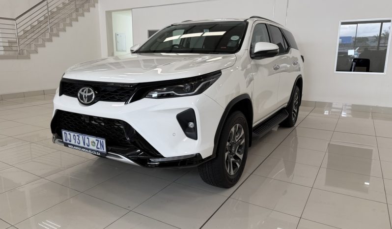 
								Toyota Fortuner 2.4 Gd-6 Rb At full									