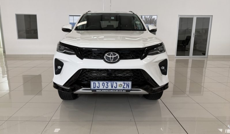 
								Toyota Fortuner 2.4 Gd-6 Rb At full									