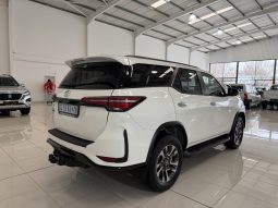 
										Toyota Fortuner 2.4 Gd-6 Rb At full									
