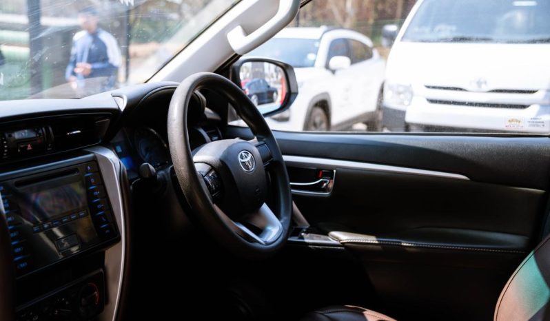 
								Toyota Fortuner 2.4GD-6 4×4 Auto full									