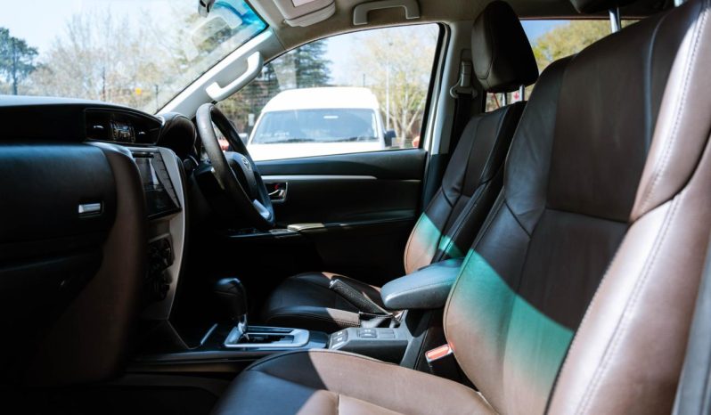 
								Toyota Fortuner 2.4GD-6 4×4 Auto full									