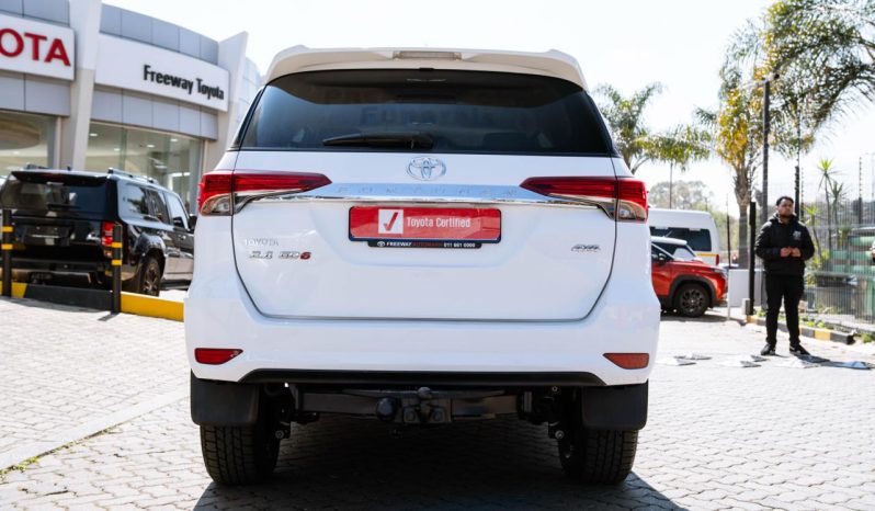 
								Toyota Fortuner 2.4GD-6 4×4 Auto full									
