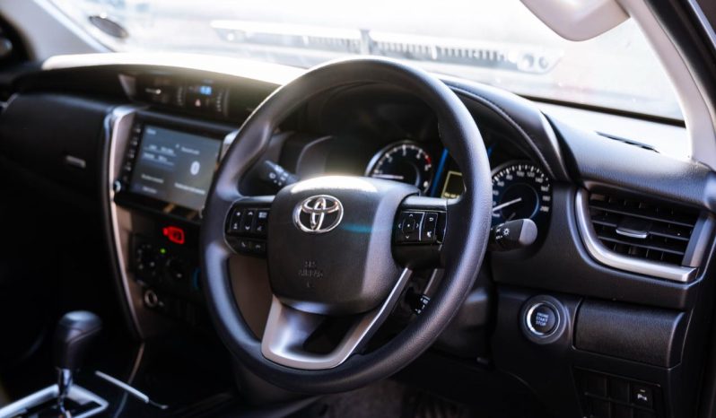 
								Toyota Fortuner 2.4GD-6 Auto full									