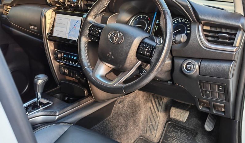 
								Toyota Fortuner 2.8 Gd-6 4X4 At full									