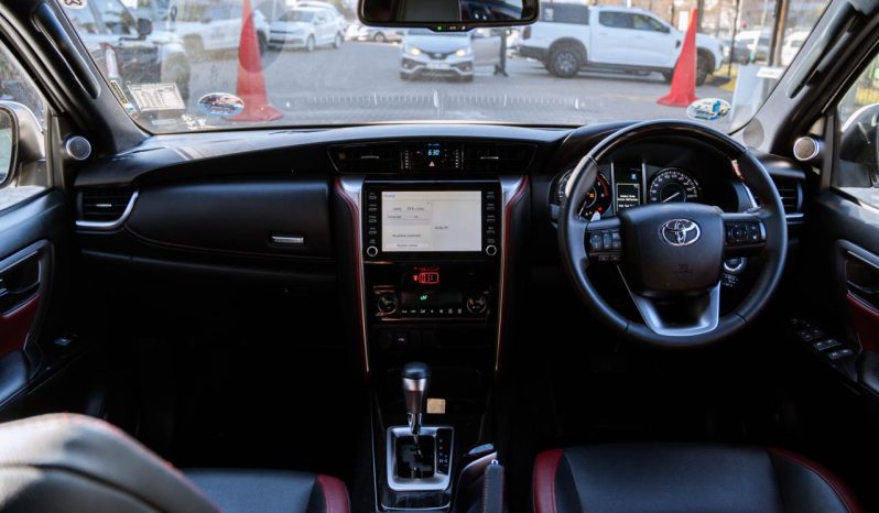 
								Toyota Fortuner 2.8GD-6 full									