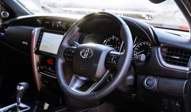 
								Toyota Fortuner 2.8GD-6 full									