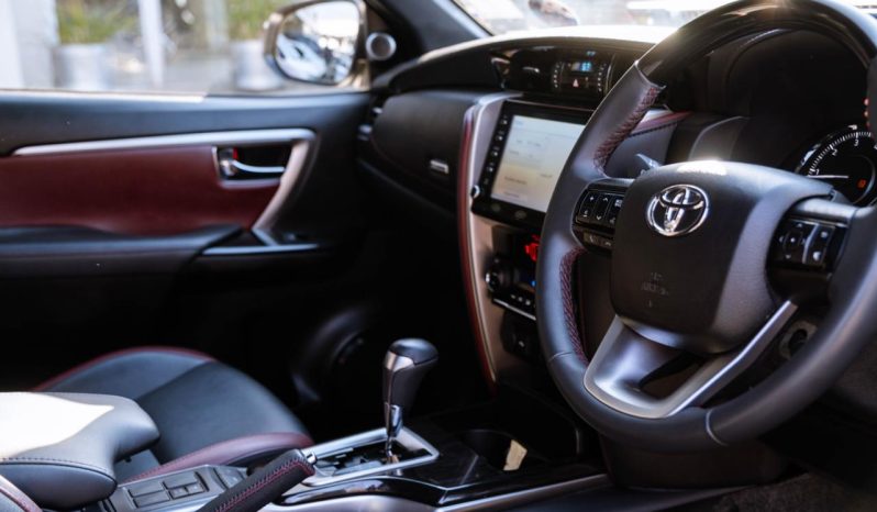 
								Toyota Fortuner 2.8GD-6 full									