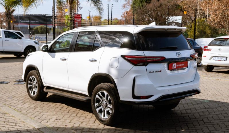
								Toyota Fortuner 2.8GD-6 4×4 full									