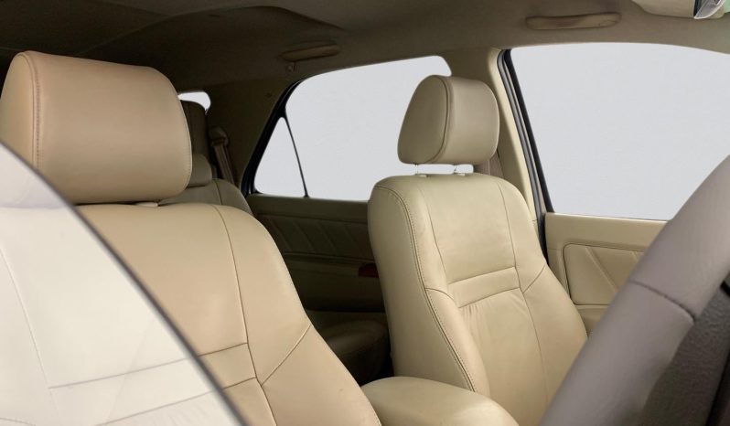 
								Toyota Fortuner 3.0 D-4D R/body F/L full									