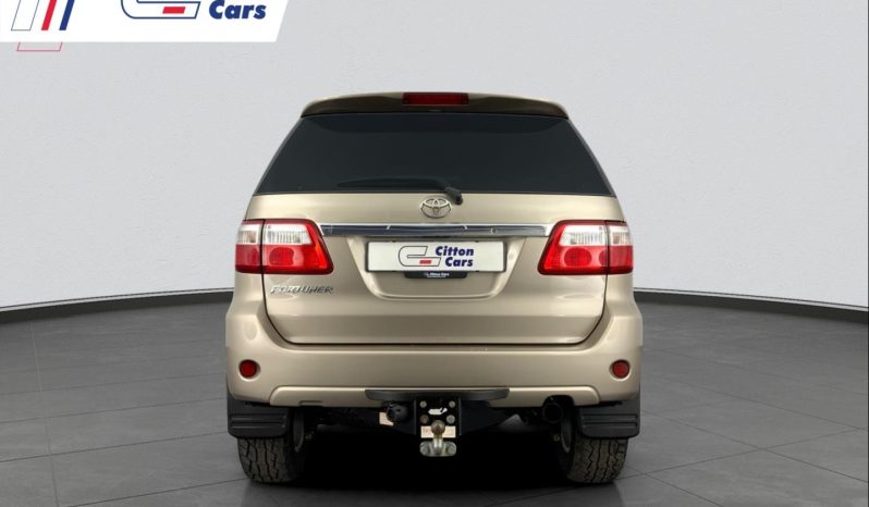 
								Toyota Fortuner 3.0 D-4D R/body F/L full									