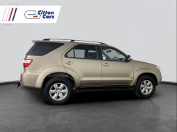 
										Toyota Fortuner 3.0 D-4D R/body F/L full									