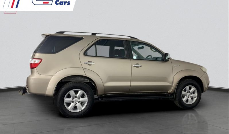 
								Toyota Fortuner 3.0 D-4D R/body F/L full									