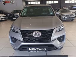 
										Toyota Fortuner FORTUNER 2.4GD-6 R/B A/T full									
