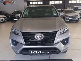 Toyota Fortuner FORTUNER 2.4GD-6 R/B A/T