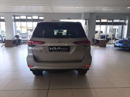 
										Toyota Fortuner FORTUNER 2.4GD-6 R/B A/T full									