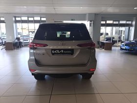 Toyota Fortuner FORTUNER 2.4GD-6 R/B A/T