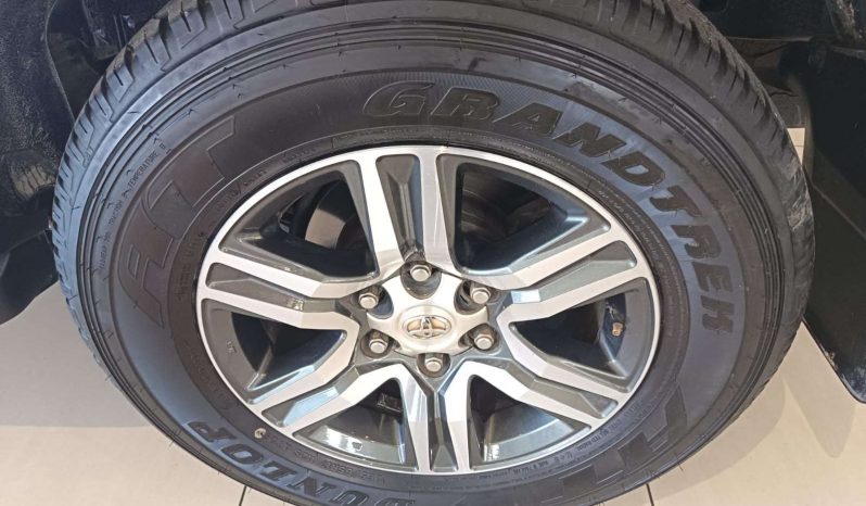 
								Toyota Fortuner FORTUNER 2.4GD-6 R/B A/T full									