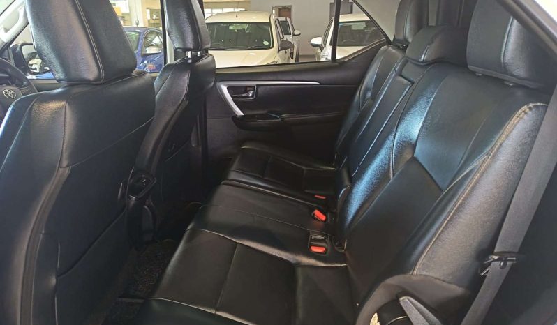 
								Toyota Fortuner FORTUNER 2.4GD-6 R/B A/T full									