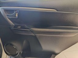 
										Toyota Fortuner FORTUNER 2.4GD-6 R/B A/T full									