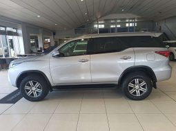 
										Toyota Fortuner FORTUNER 2.4GD-6 R/B A/T full									